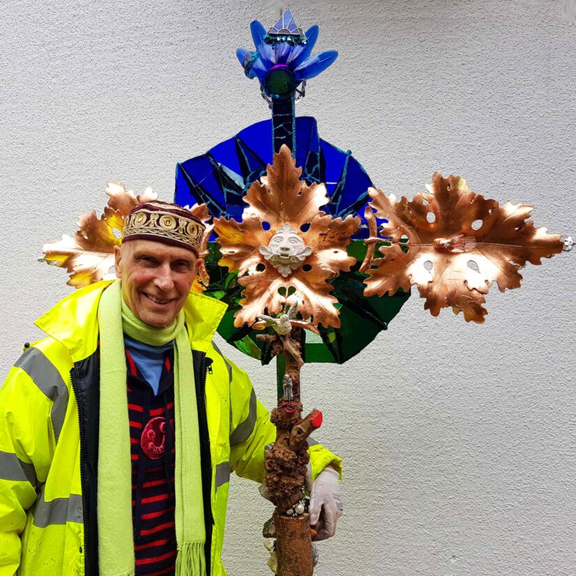 Sculptor Creates Commemorative Cross for St David’s Cathedral